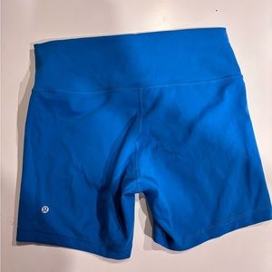 Lululemon 6 inch Wunder Train Shorts